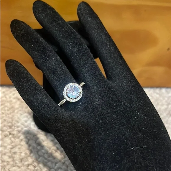 Beautiful Sparkly 14K Gold Plated Halo Ring - Picture 1 of 9